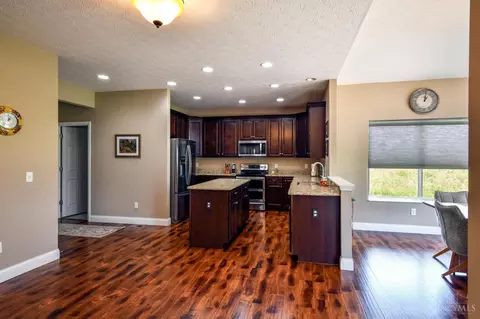 10147 Kindle Dr, Washington Township, OH 45458 photo 18