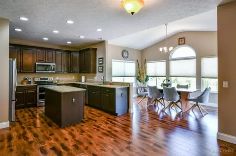 10147 Kindle Dr, Washington Township, OH 45458 photo 19