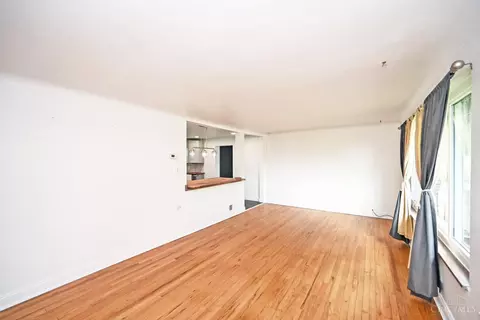 Living - 523 Jackie Ln, Cincinnati, OH 45244 photo 1 of 8