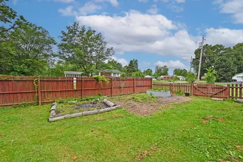 Exterior - 523 Jackie Ln, Cincinnati, OH 45244 photo 11 of 14