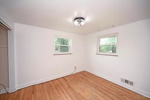 Bedroom - 523 Jackie Ln, Cincinnati, OH 45244 photo 4 of 9