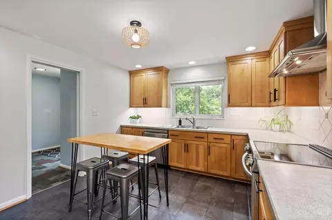 Kitchen - 6673 Apache Cir, Madeira, OH 45243 photo 1 of 6