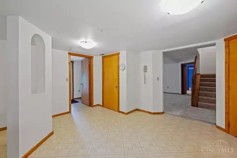 Entry Way - 7487 Timberline Dr, West Chester, OH 45241 photo 5 of 7