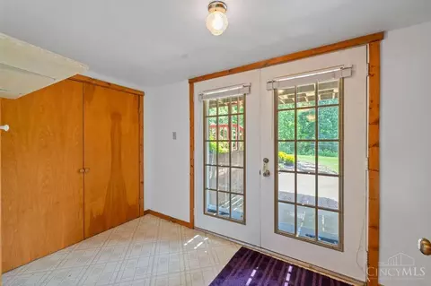 Entry Way - 7487 Timberline Dr, West Chester, OH 45241 photo 6 of 7