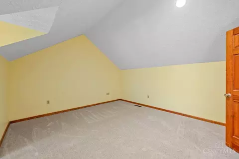 Bedroom - 7487 Timberline Dr, West Chester, OH 45241 photo 9 of 14