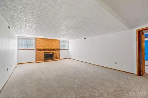 Living - 7487 Timberline Dr, West Chester, OH 45241 photo 8 of 8