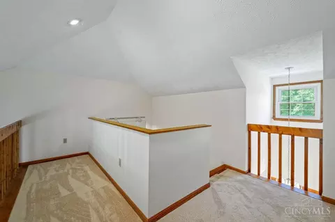 Entry Way - 7487 Timberline Dr, West Chester, OH 45241 photo 2 of 7