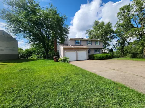 2920 Spruceway Dr, Colerain Twp, OH 45251