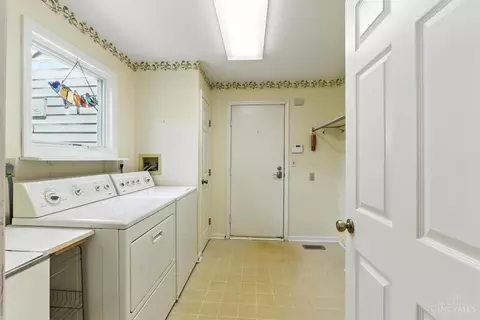 7904 Causeway Ln, Cincinnati, OH 45255 photo 14