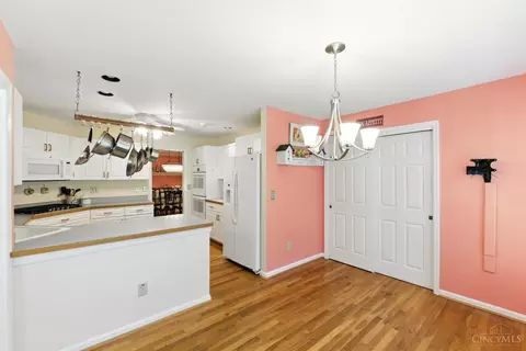 7904 Causeway Ln, Cincinnati, OH 45255 photo 13