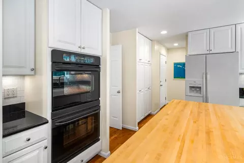 Kitchen - 11244 Marlette Dr, Cincinnati, OH 45249 photo 2 of 3