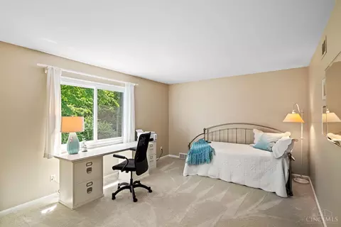 Bedroom - 11244 Marlette Dr, Cincinnati, OH 45249 photo 3 of 6
