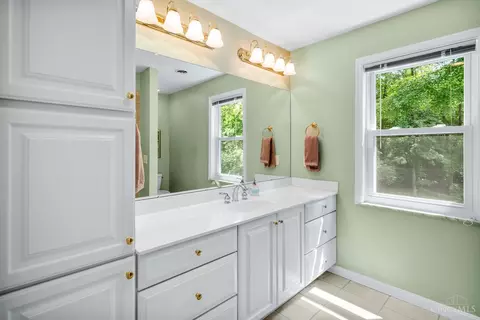 Bath - 11244 Marlette Dr, Cincinnati, OH 45249 photo 2 of 6