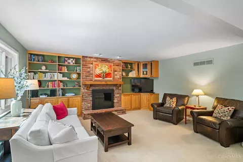 Living - 11244 Marlette Dr, Cincinnati, OH 45249 photo 3 of 3