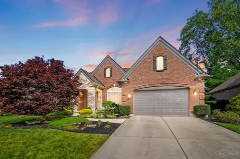 1060 Shore Point Ct, Loveland, OH 45140