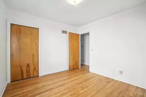 Bedroom - 1116 Hempstead Dr, Cincinnati, OH 45231 photo 6 of 9