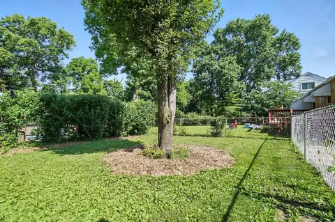 Exterior - 1116 Hempstead Dr, Cincinnati, OH 45231 photo 8 of 9