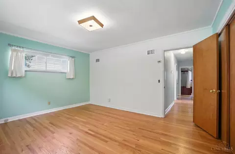 Bedroom - 1116 Hempstead Dr, Cincinnati, OH 45231 photo 3 of 9