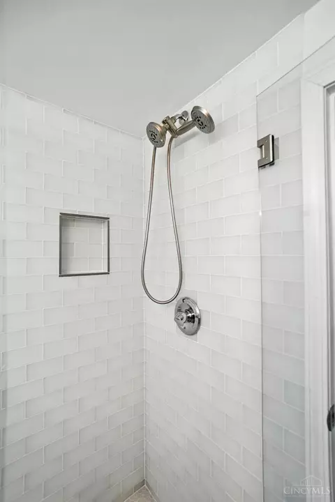 Bath - 1116 Hempstead Dr, Cincinnati, OH 45231 photo 6 of 7