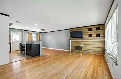 Living - 1116 Hempstead Dr, Cincinnati, OH 45231 photo 1 of 6