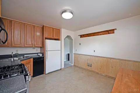 1679 Sanborn Dr, Reading, OH 45215 photo 10