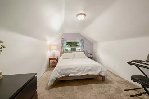 Bedroom - 3830 Section Rd, Silverton, OH 45236 photo 5 of 6