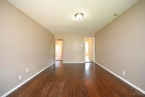 6853 Warder Dr, Cincinnati, OH 45224 photo 6