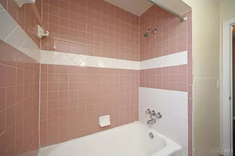 6853 Warder Dr, Cincinnati, OH 45224 photo 25