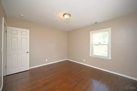 6853 Warder Dr, Cincinnati, OH 45224 photo 23