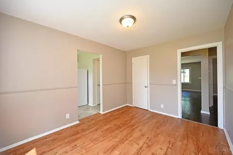 6853 Warder Dr, Cincinnati, OH 45224 photo 12