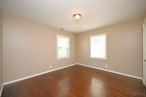 6853 Warder Dr, Cincinnati, OH 45224 photo 20