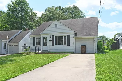 6853 Warder Dr, Cincinnati, OH 45224 photo 2
