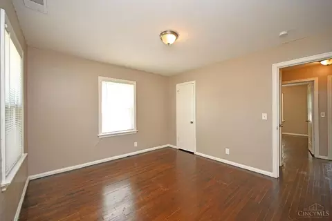 6853 Warder Dr, Cincinnati, OH 45224 photo 22
