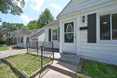 6853 Warder Dr, Cincinnati, OH 45224 photo 4