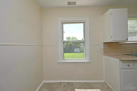 6853 Warder Dr, Cincinnati, OH 45224 photo 19