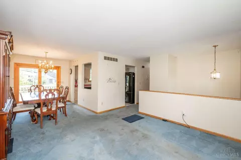 11558 Newgate Ln, Forest Park, OH 45240 photo 5