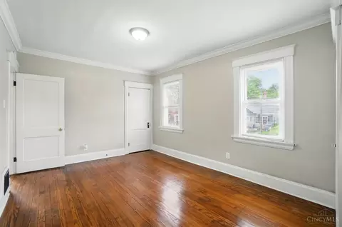 Bedroom - 3933 Vine St, Cincinnati, OH 45217 photo 2 of 4