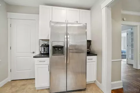Kitchen - 3933 Vine St, Cincinnati, OH 45217 photo 3 of 3