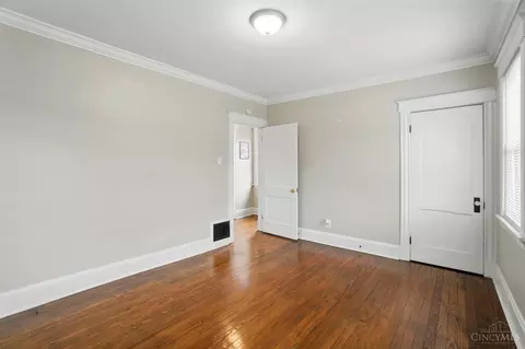 Bedroom - 3933 Vine St, Cincinnati, OH 45217 photo 1 of 4