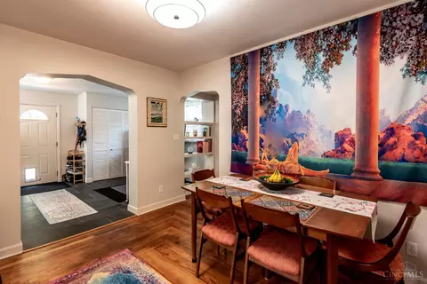 Entry Way - 2113 Fork Rd, Cincinnati, OH 45211 photo 2 of 3