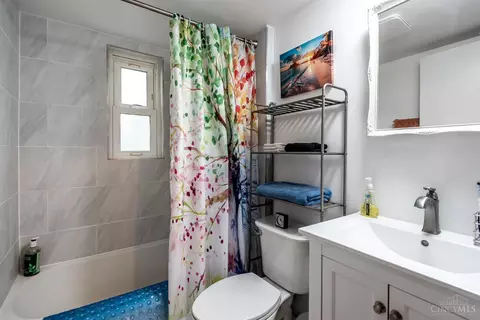 Bath - 2113 Fork Rd, Cincinnati, OH 45211 photo 1 of 1