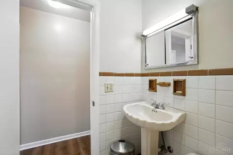 Bath - 9015 Cotillion Dr, Cincinnati, OH 45231 photo 6 of 8