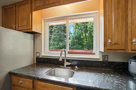 Kitchen - 9015 Cotillion Dr, Cincinnati, OH 45231 photo 3 of 4