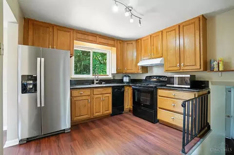 Kitchen - 9015 Cotillion Dr, Cincinnati, OH 45231 photo 1 of 4