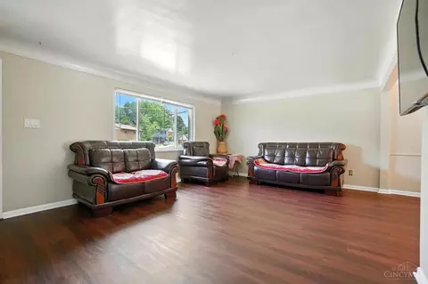 Living - 9015 Cotillion Dr, Cincinnati, OH 45231 photo 1 of 3