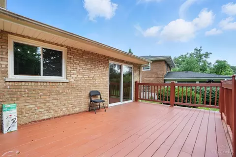 Exterior - 9015 Cotillion Dr, Cincinnati, OH 45231 photo 5 of 10
