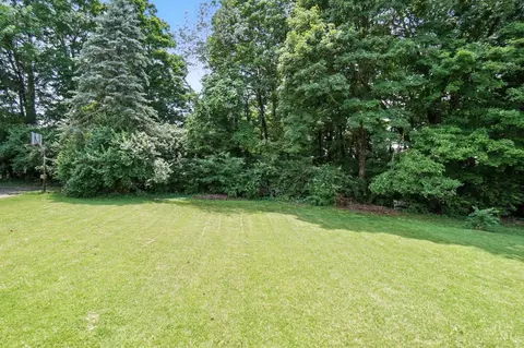Exterior - 9015 Cotillion Dr, Cincinnati, OH 45231 photo 10 of 10