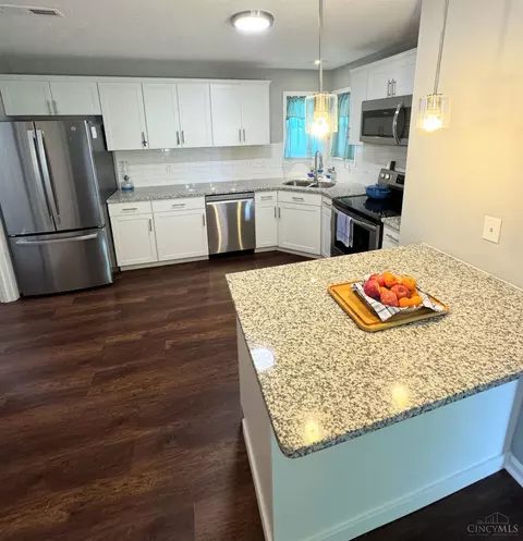 Kitchen - 5 Sutton Way, Amelia, OH 45102 photo 2 of 2