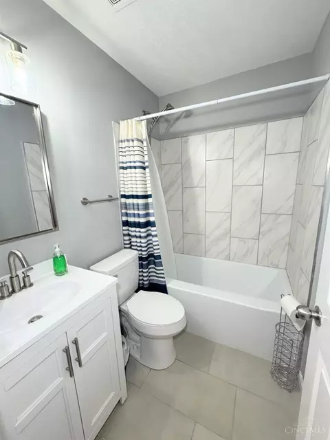 Bath - 5 Sutton Way, Amelia, OH 45102 photo 1 of 2