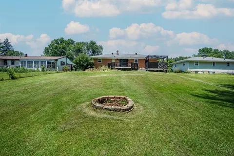 Exterior - 553 Brantner Ln, Cincinnati, OH 45244 photo 7 of 8